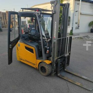 Вилочный погрузчик Jungheinrich EFG220 електро Li-ion, 2 тони грузоподьемность б/в