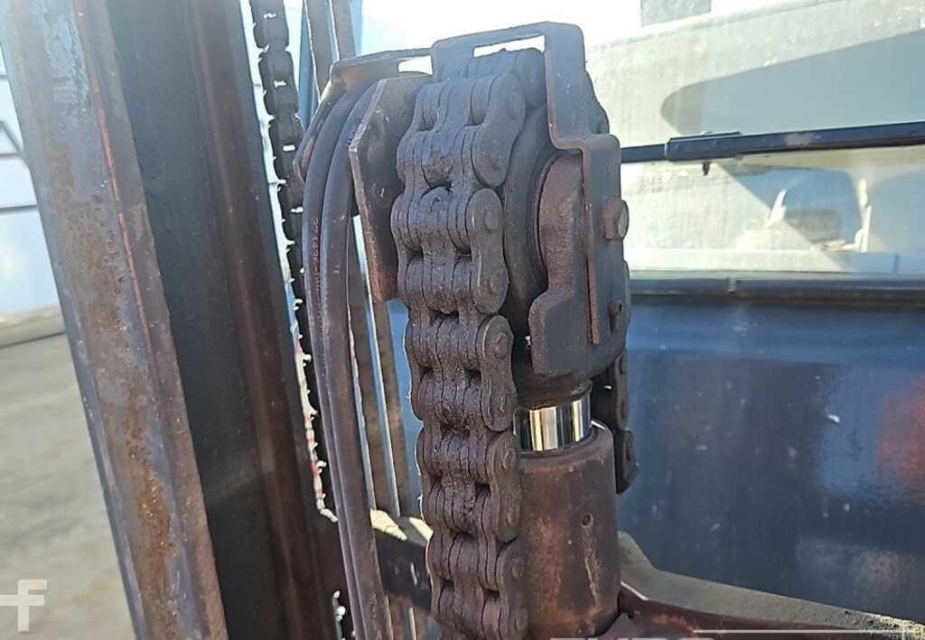 1024x64233_5104914-15-Still R70-18T