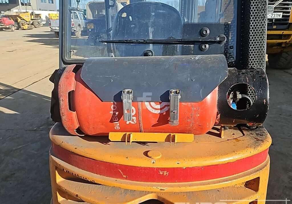 1024x64233_5104914-6-Still R70-18T