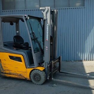 Електричний навантажувач Jungheinrich EFG216 2021 б/в, вантажопідйомність 1600 кг, висота підйому 3300 мм