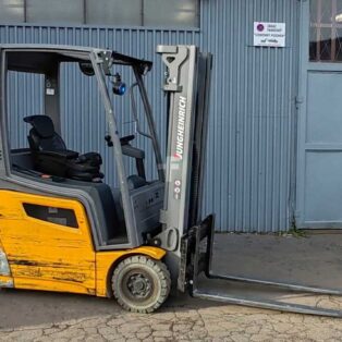 Електричний навантажувач Jungheinrich EFG 215 2020 б/в, 1500 кг, мачта 4400 мм, 4,4 м висота підйому