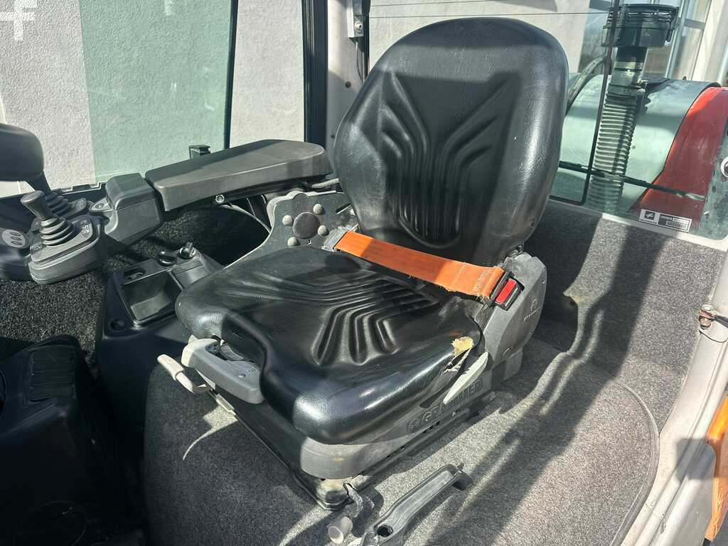 1024x64233_IC1289-7-Still RX70-30T